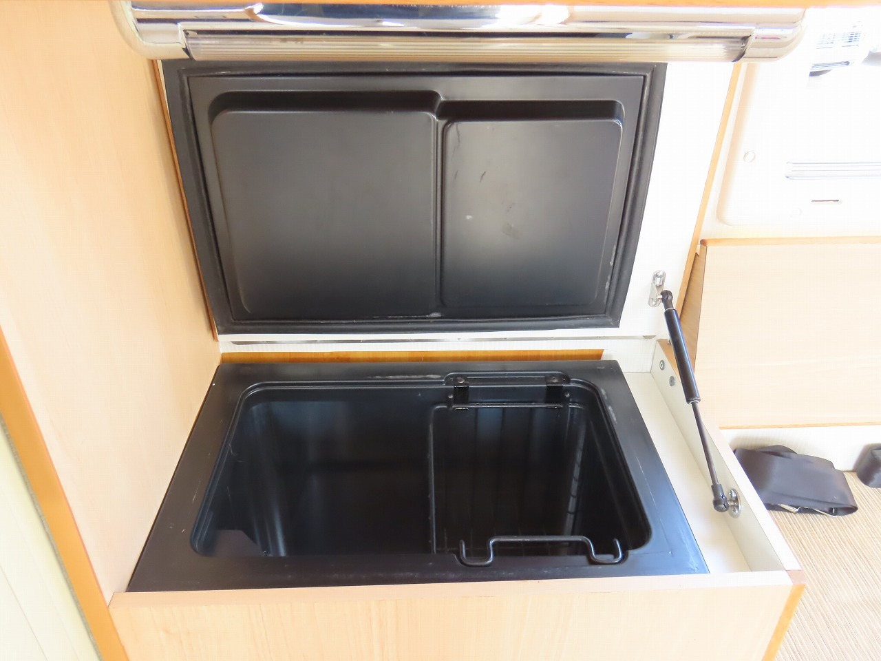 キャンピングカーキャブコン