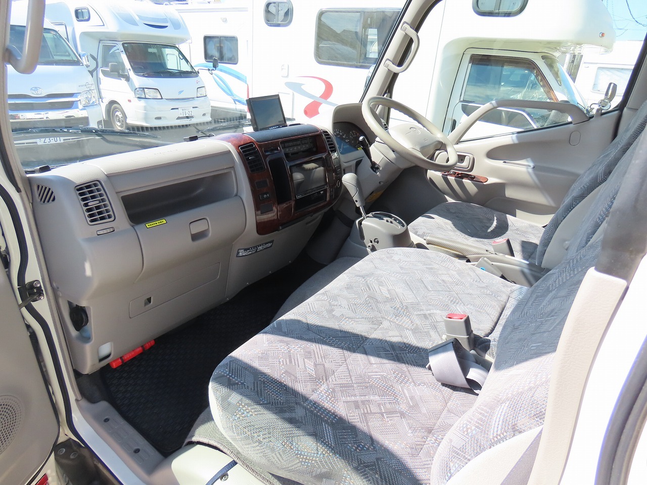 キャンピングカーキャブコン