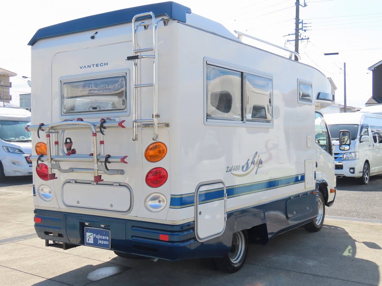 キャンピングカーキャブコン