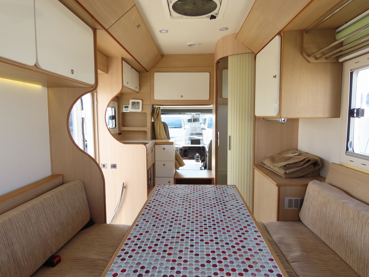 キャンピングカーキャブコン