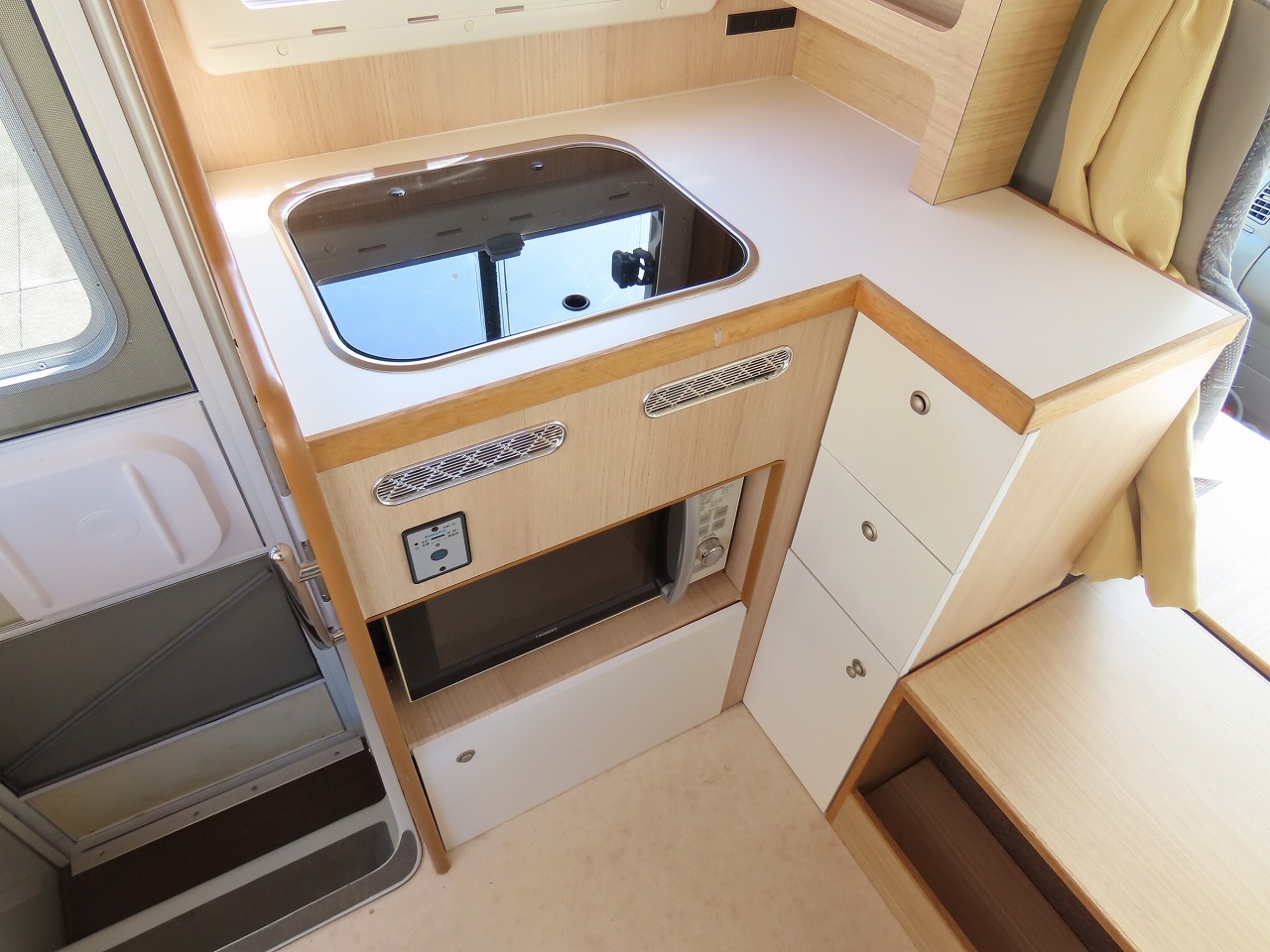 キャンピングカーキャブコン