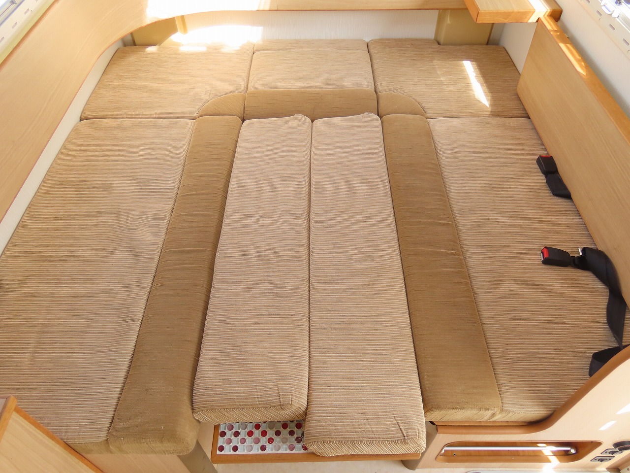 キャンピングカーキャブコン