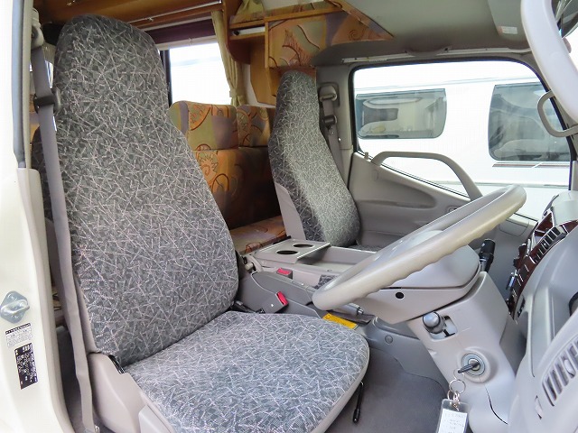 キャンピングカーキャブコン