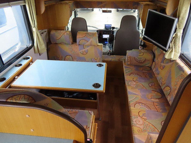 キャンピングカーキャブコン