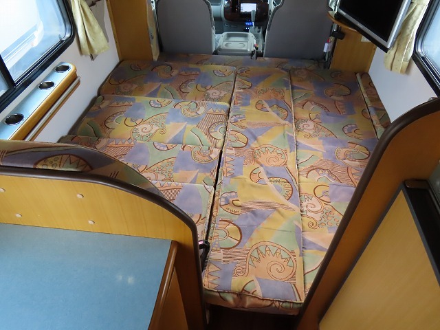 キャンピングカーキャブコン