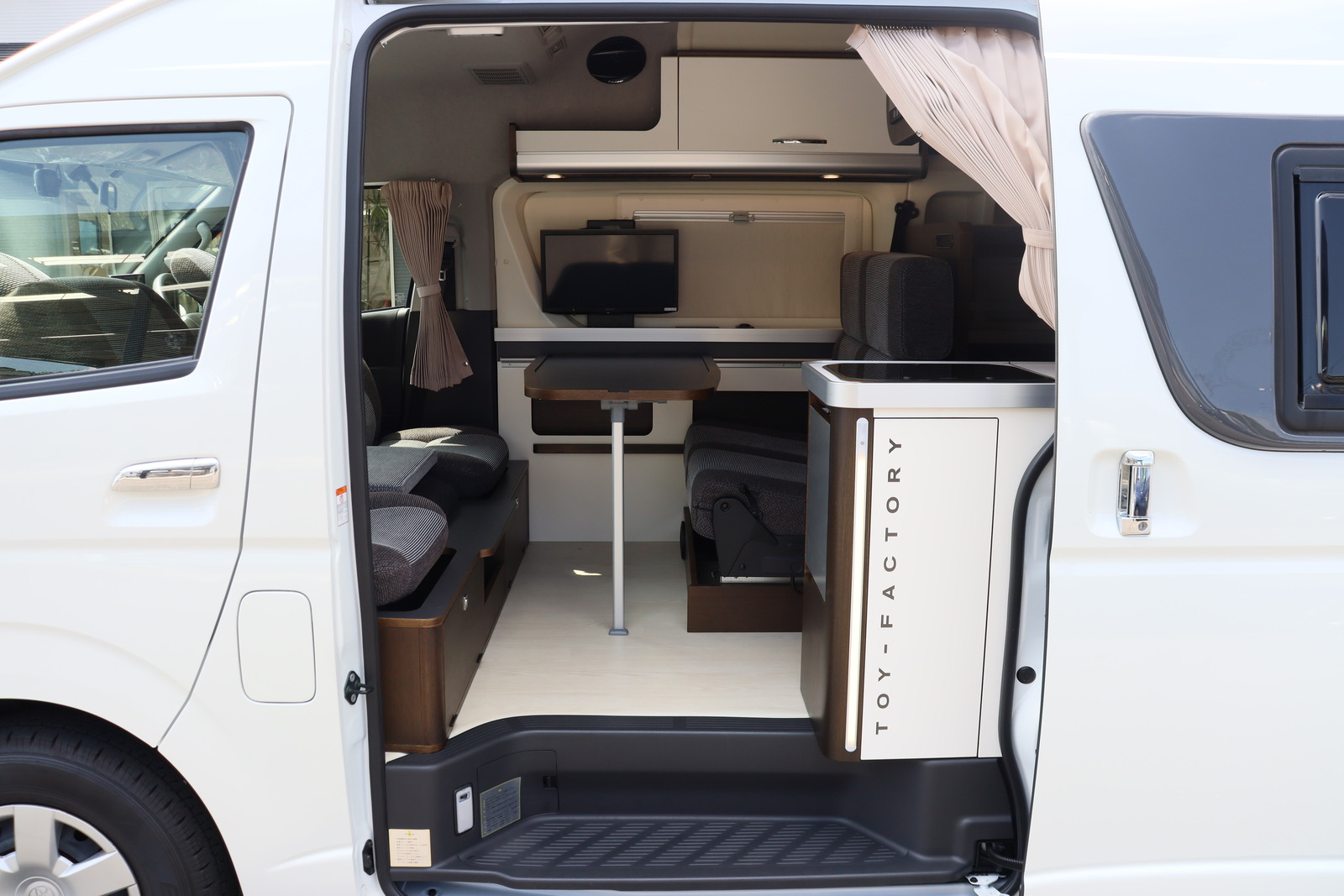 キャンピングカーバンコン