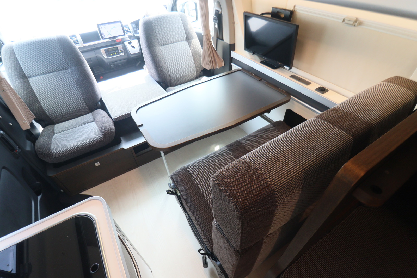 キャンピングカーバンコン