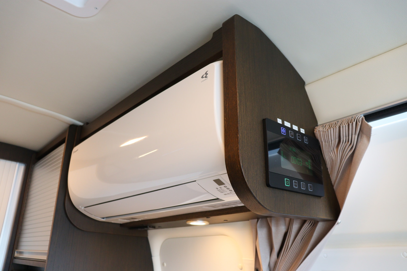 キャンピングカーバンコン