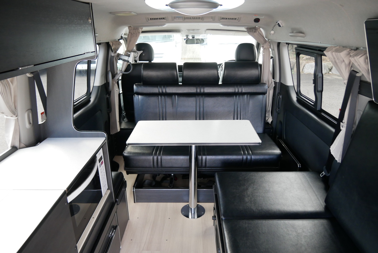 キャンピングカーバンコン