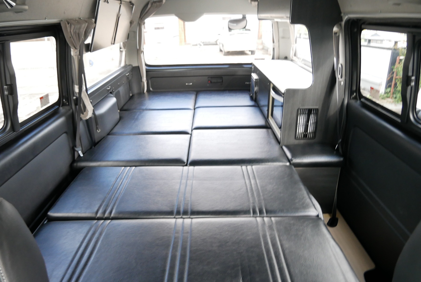 キャンピングカーバンコン