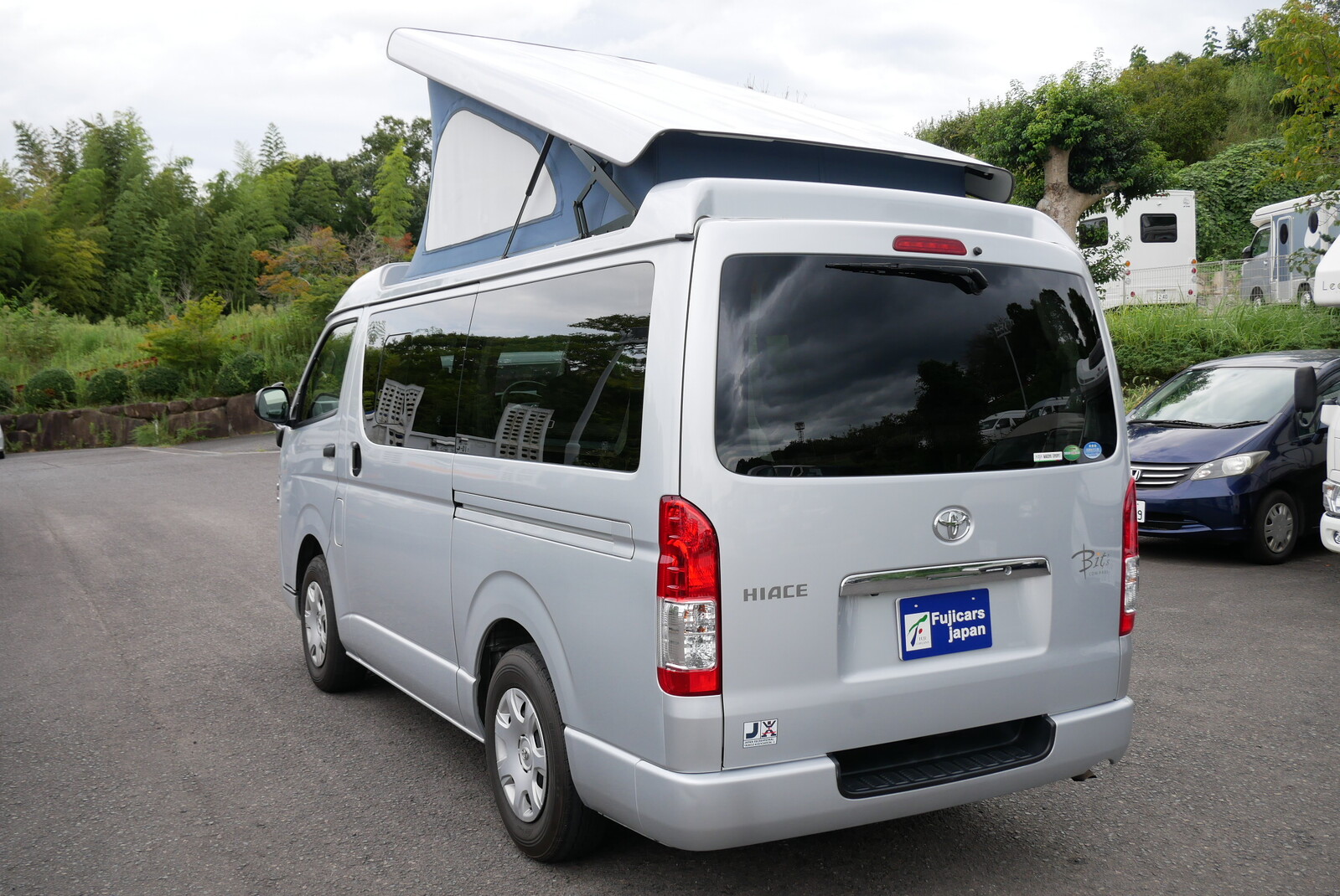 キャンピングカーバンコン