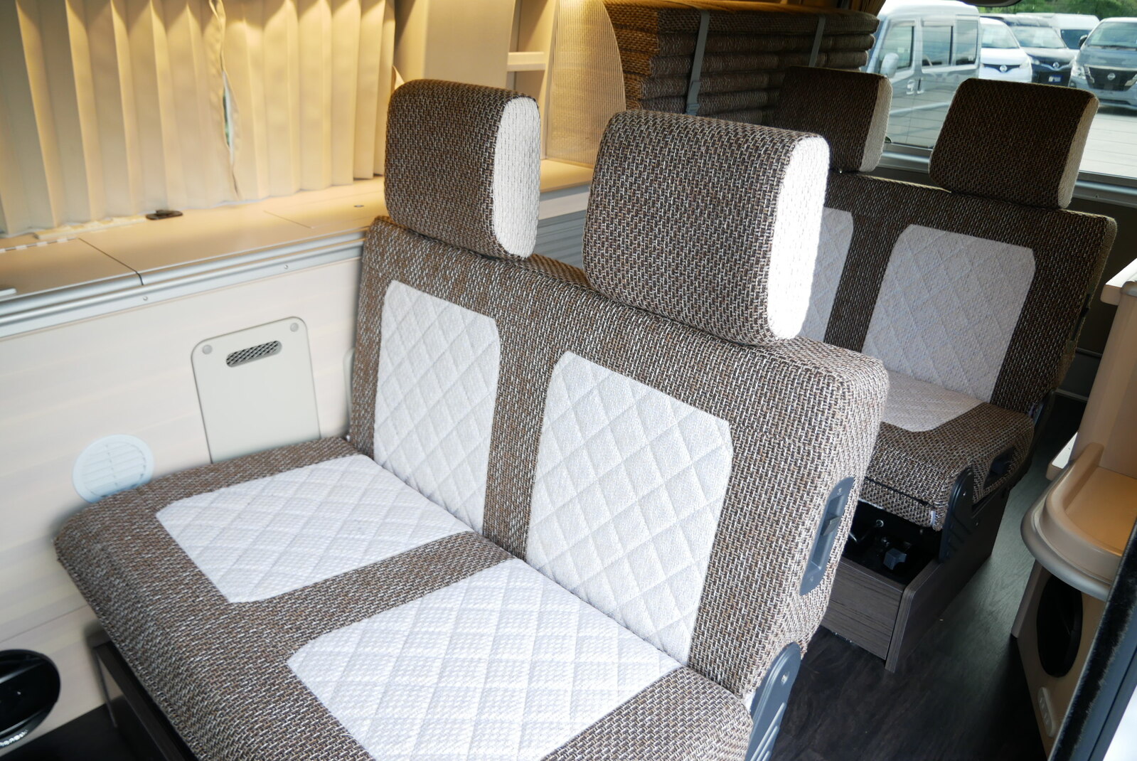 キャンピングカーバンコン