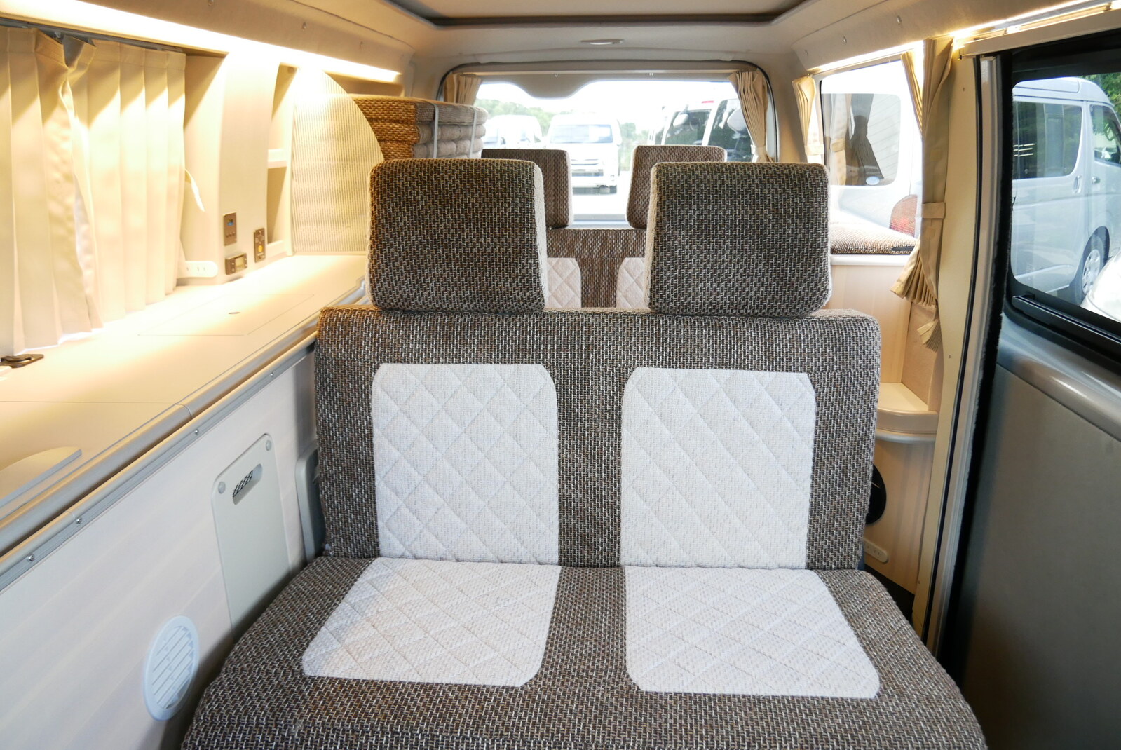 キャンピングカーバンコン