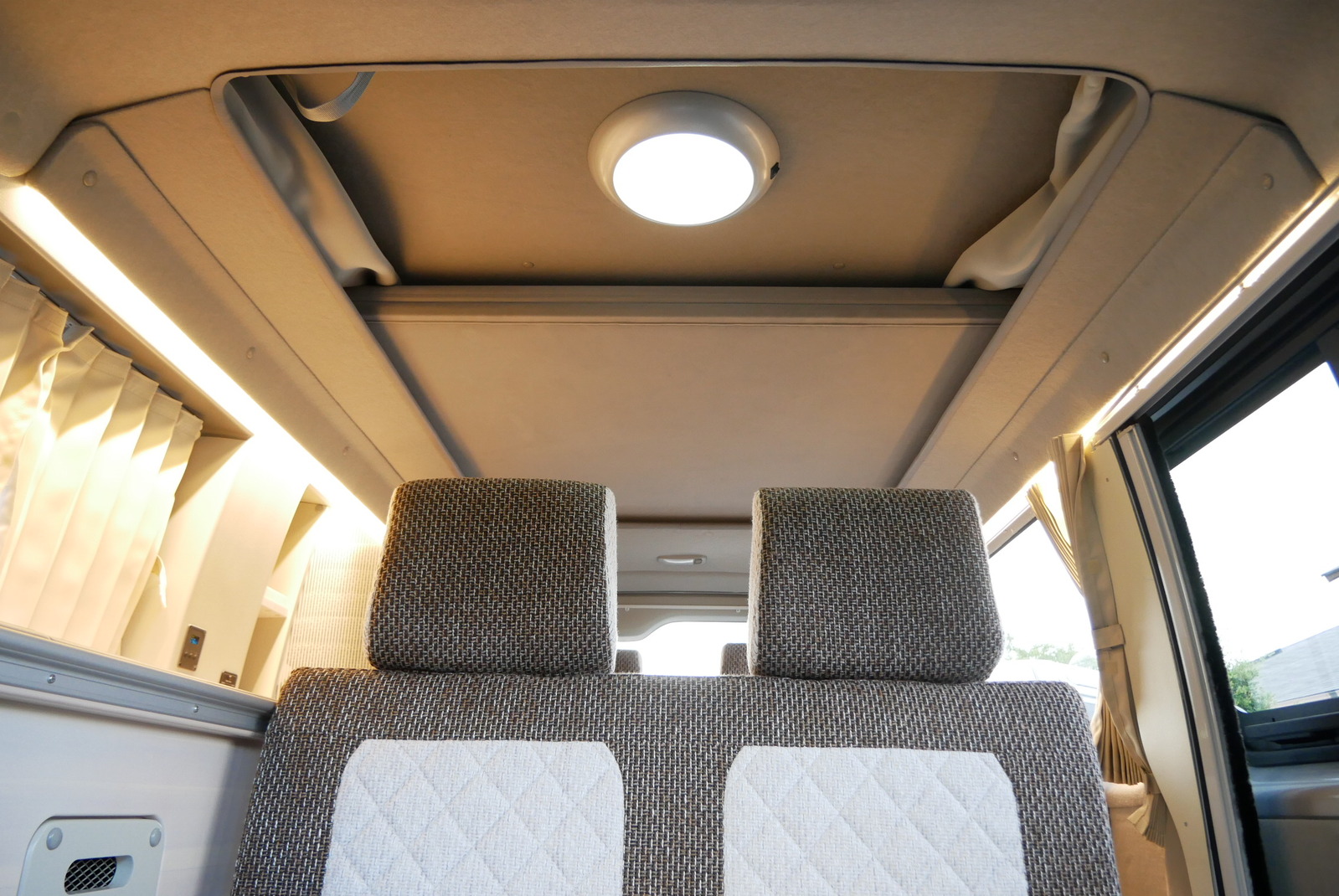 キャンピングカーバンコン