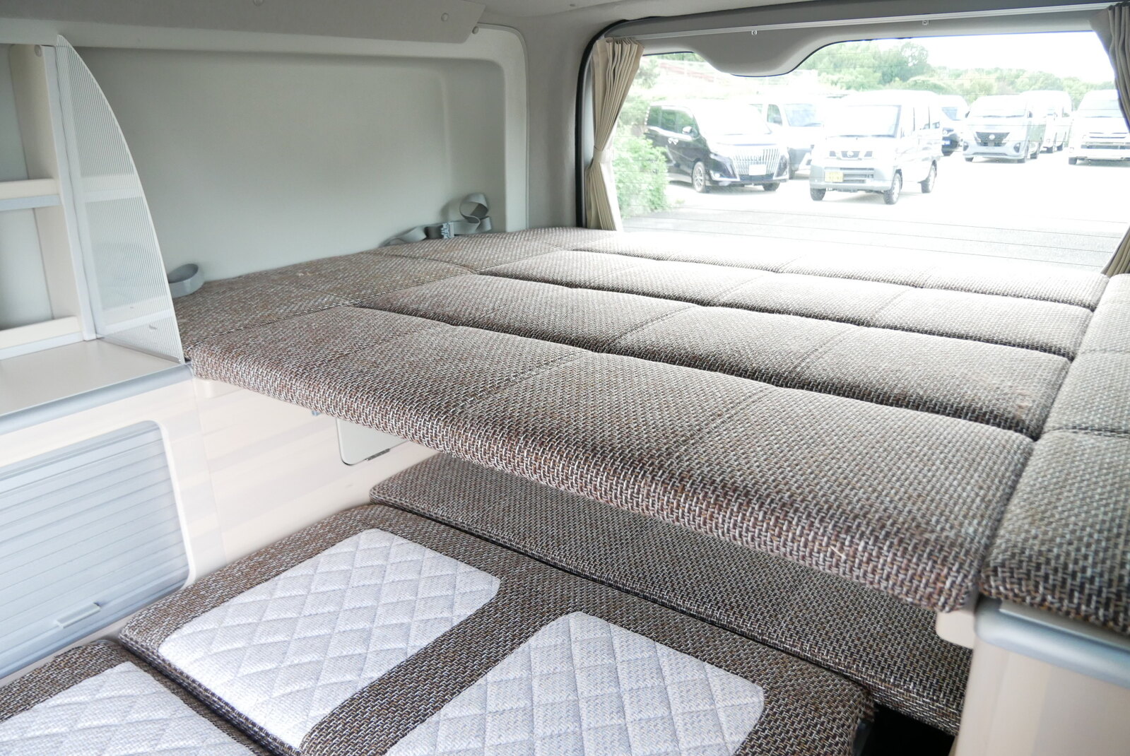 キャンピングカーバンコン