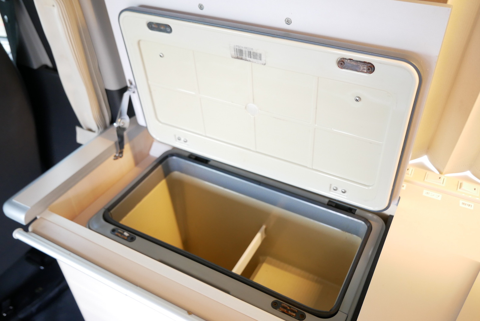 キャンピングカーバンコン