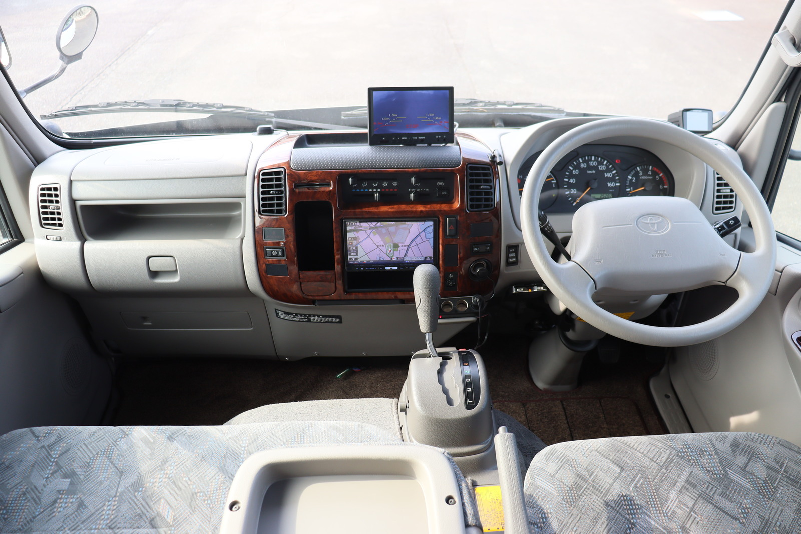 キャンピングカーキャブコン