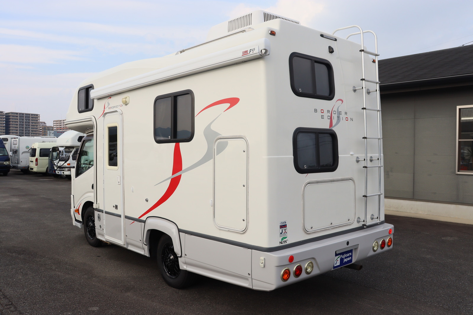 キャンピングカーキャブコン