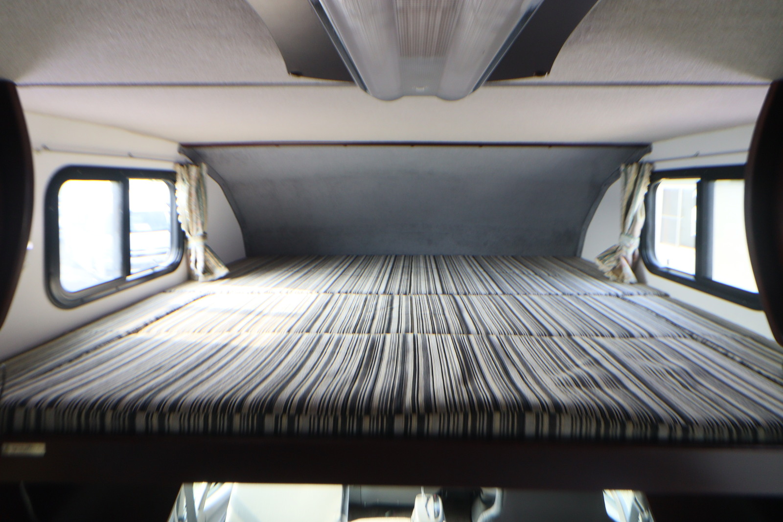 キャンピングカーキャブコン