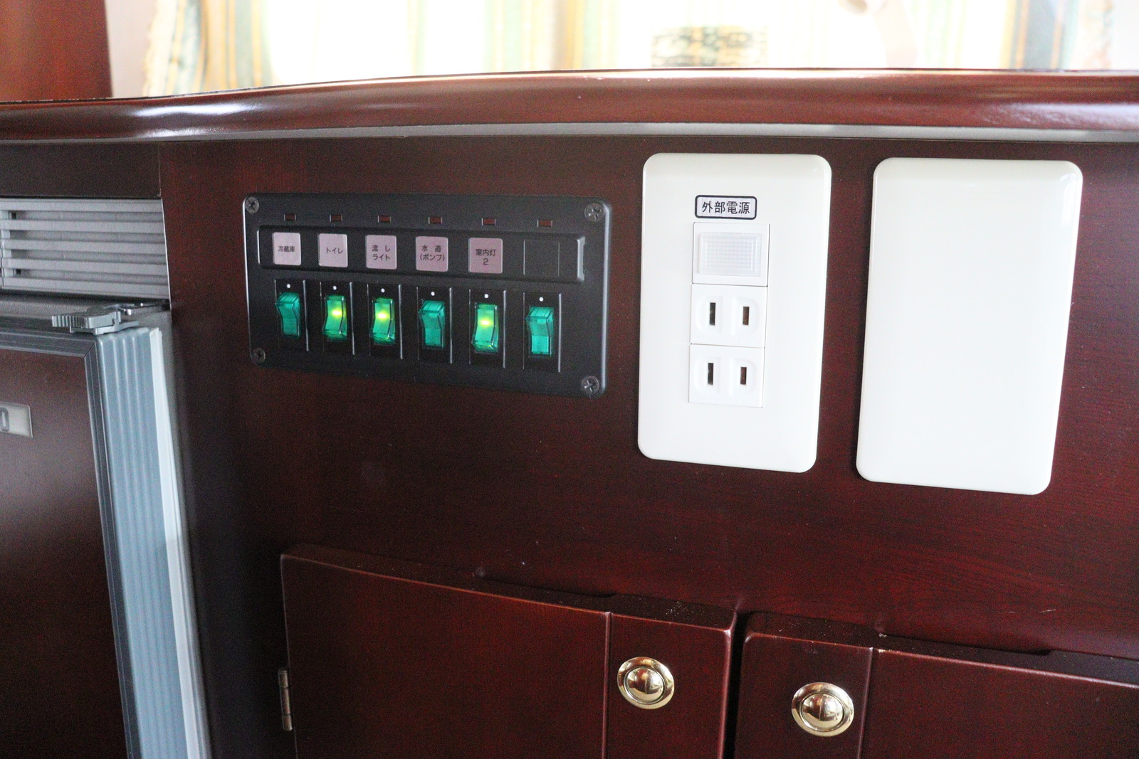 キャンピングカーキャブコン