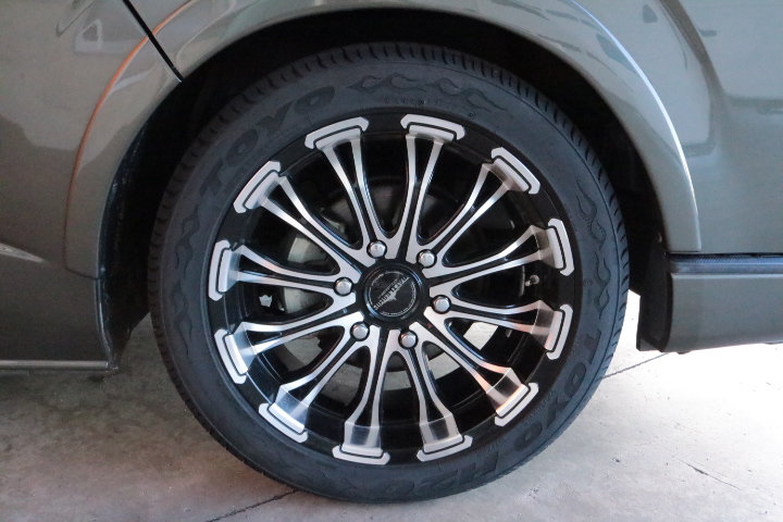 キャンピングカーバンコン