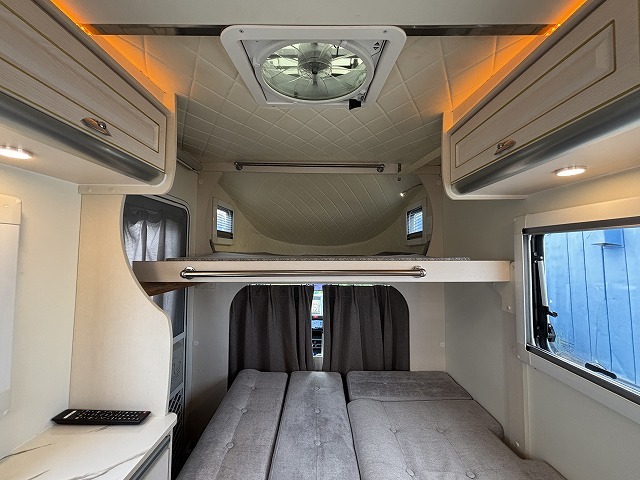 キャンピングカー軽キャンパー