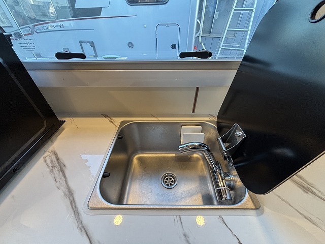 キャンピングカー軽キャンパー