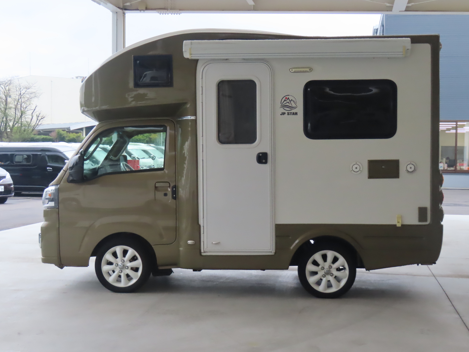 キャンピングカー軽キャンパー