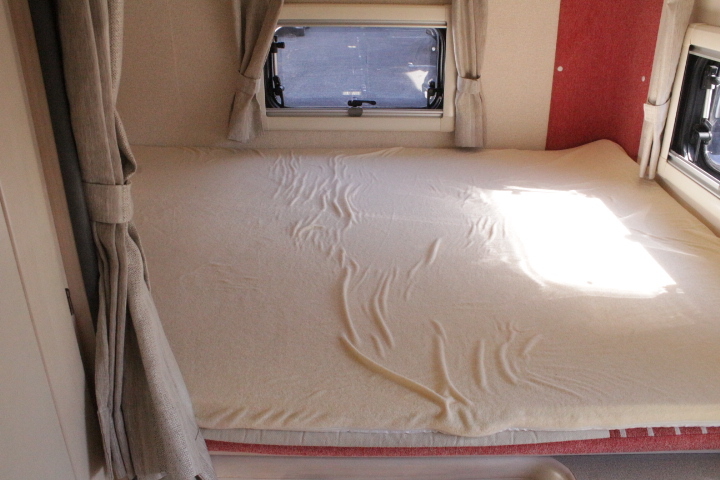 キャンピングカーキャブコン