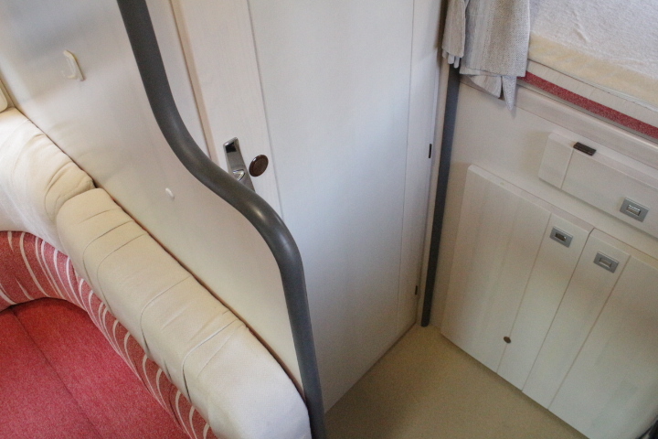 キャンピングカーキャブコン