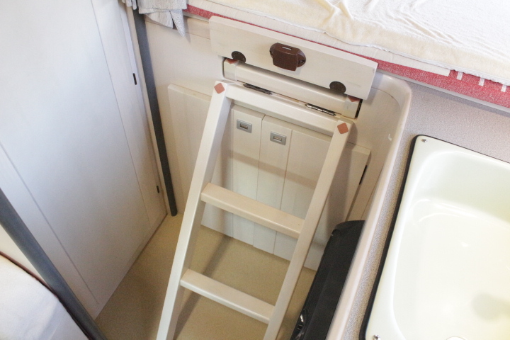 キャンピングカーキャブコン