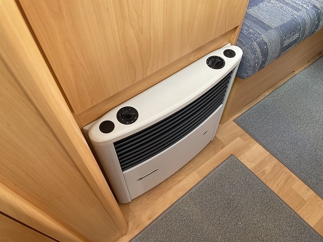 キャンピングカートレーラー