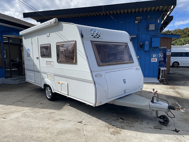 キャンピングカートレーラー