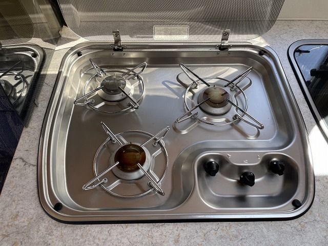 キャンピングカートレーラー