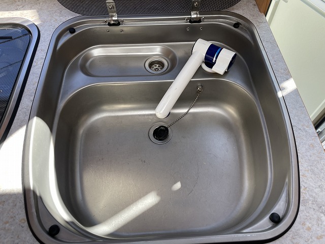 キャンピングカートレーラー