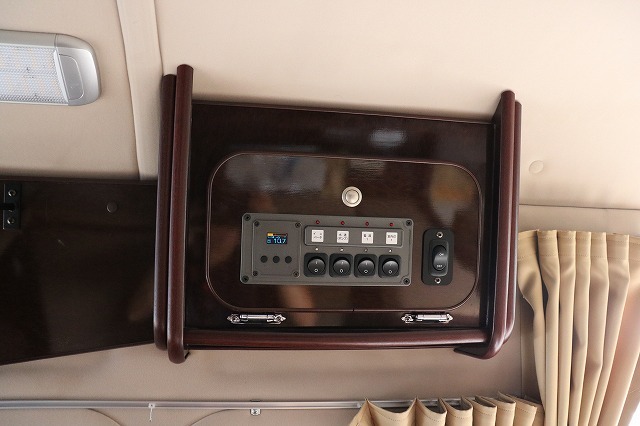 キャンピングカーバンコン