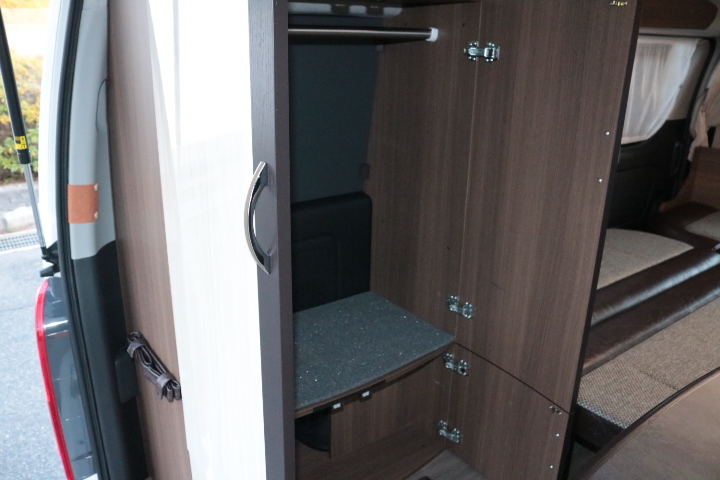 キャンピングカーバンコン