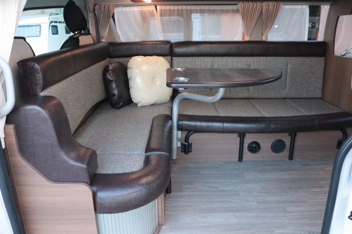 キャンピングカーバンコン