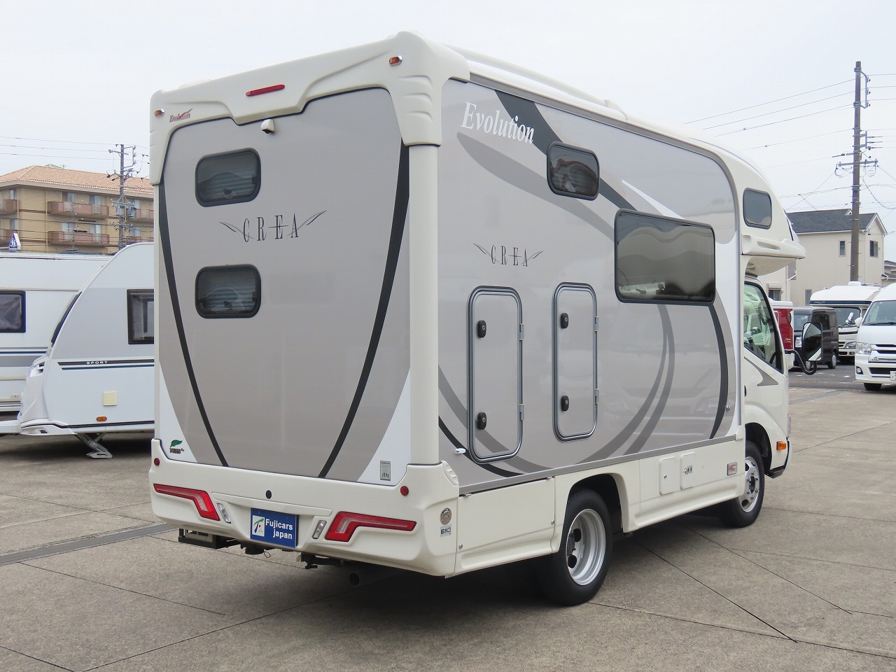 キャンピングカーキャブコン