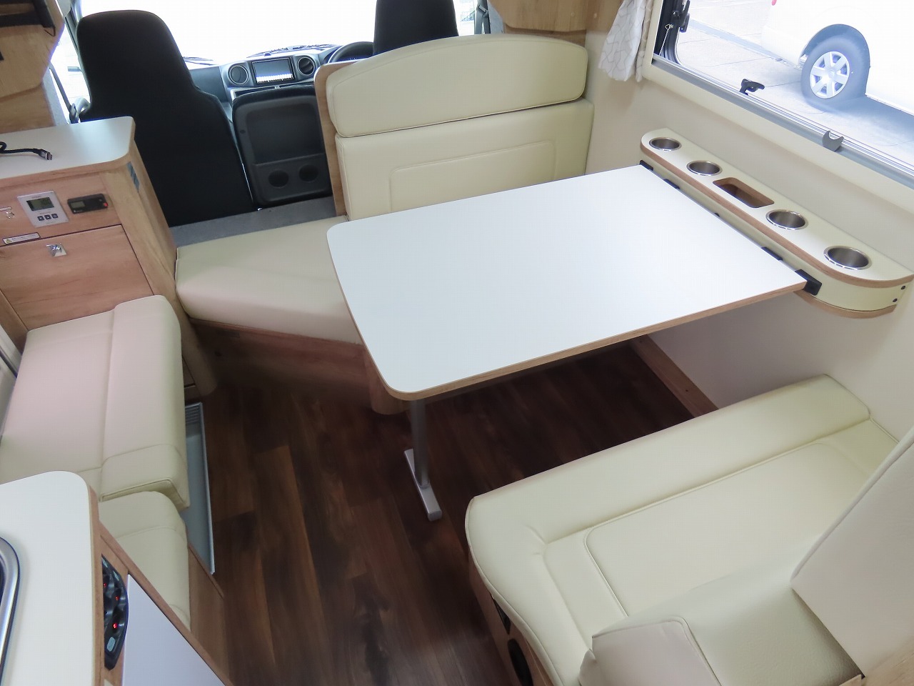 キャンピングカーキャブコン