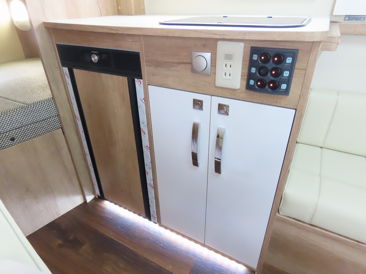 キャンピングカーキャブコン