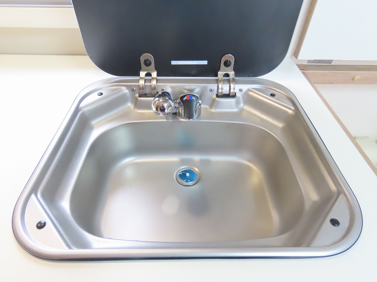 キャンピングカーキャブコン