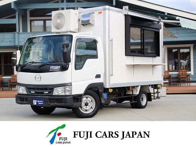 タイタンダッシュ 移動販売車 キッチンカー ケータリングカー