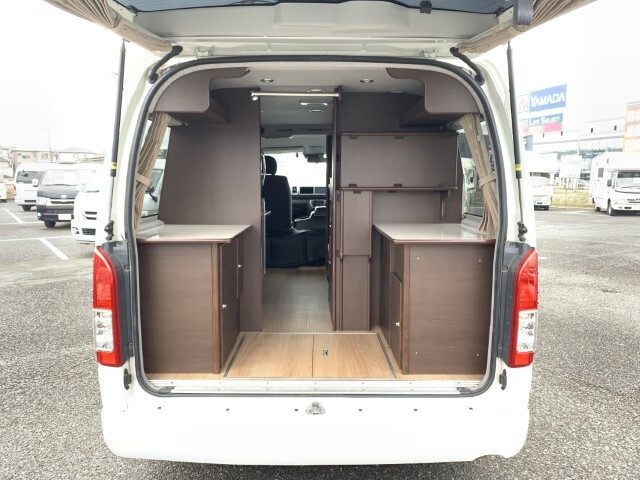 キャンピングカーバンコン