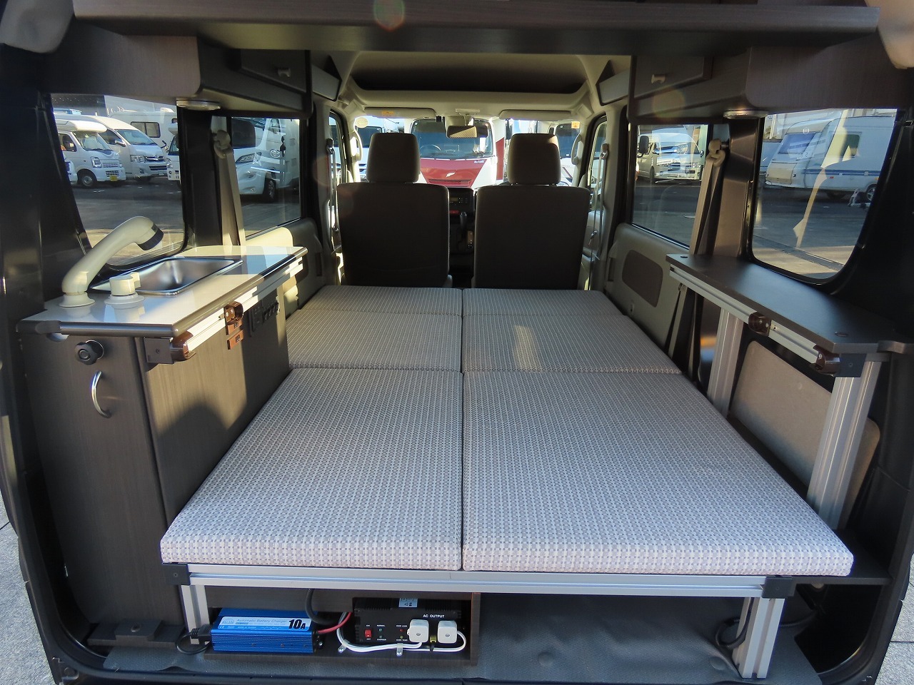 キャンピングカー軽キャンパー