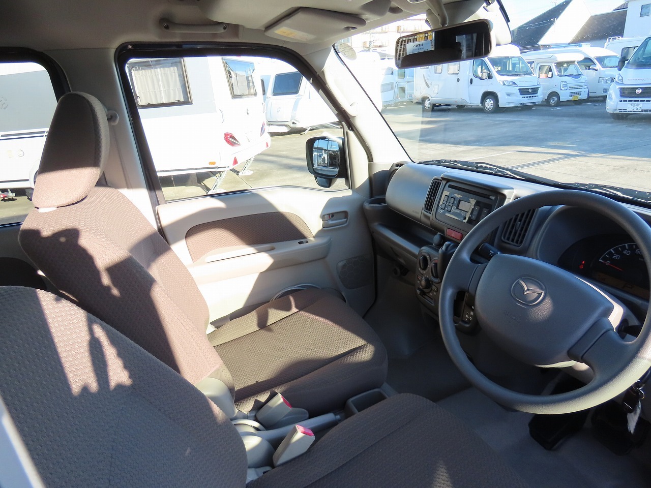 キャンピングカー軽キャンパー