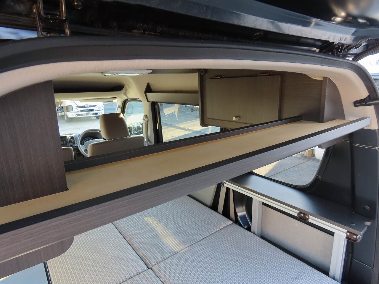 キャンピングカー軽キャンパー