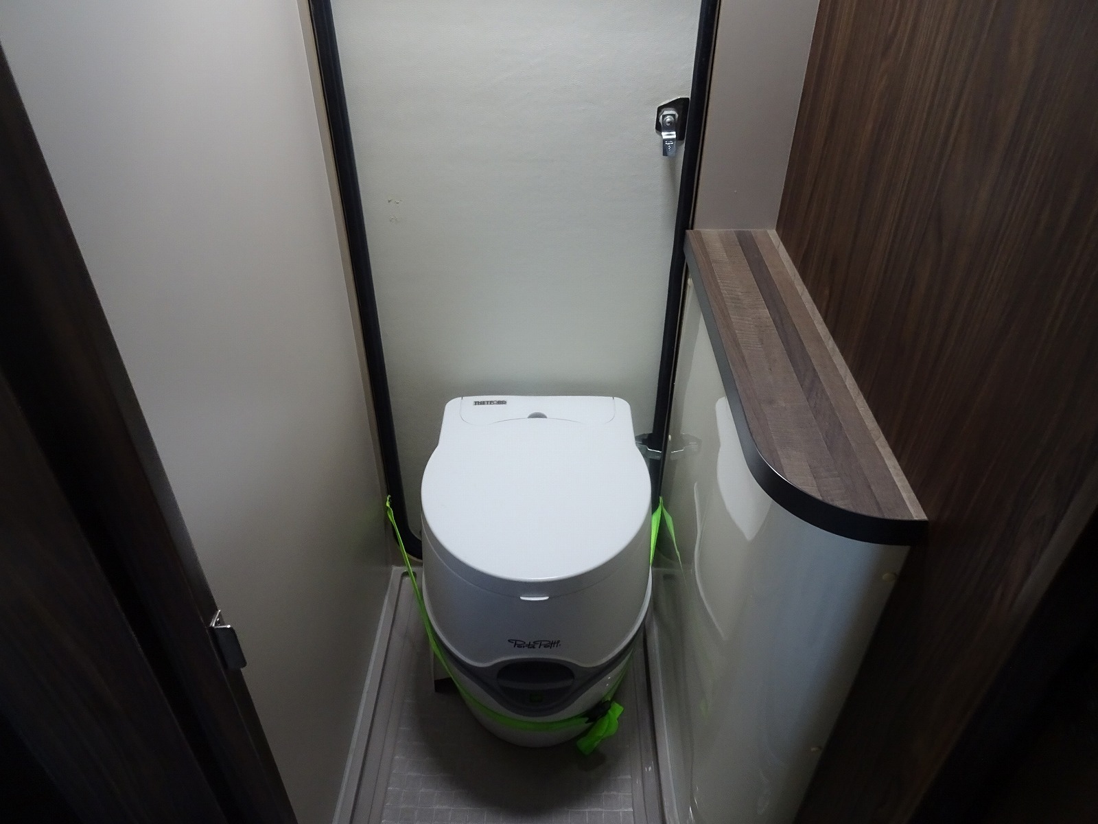 キャンピングカーキャブコン