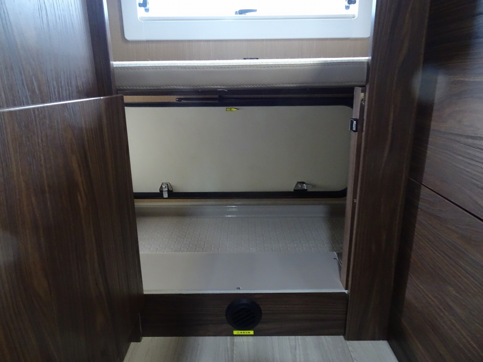 キャンピングカーキャブコン