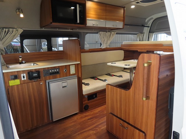 キャンピングカーバンコン